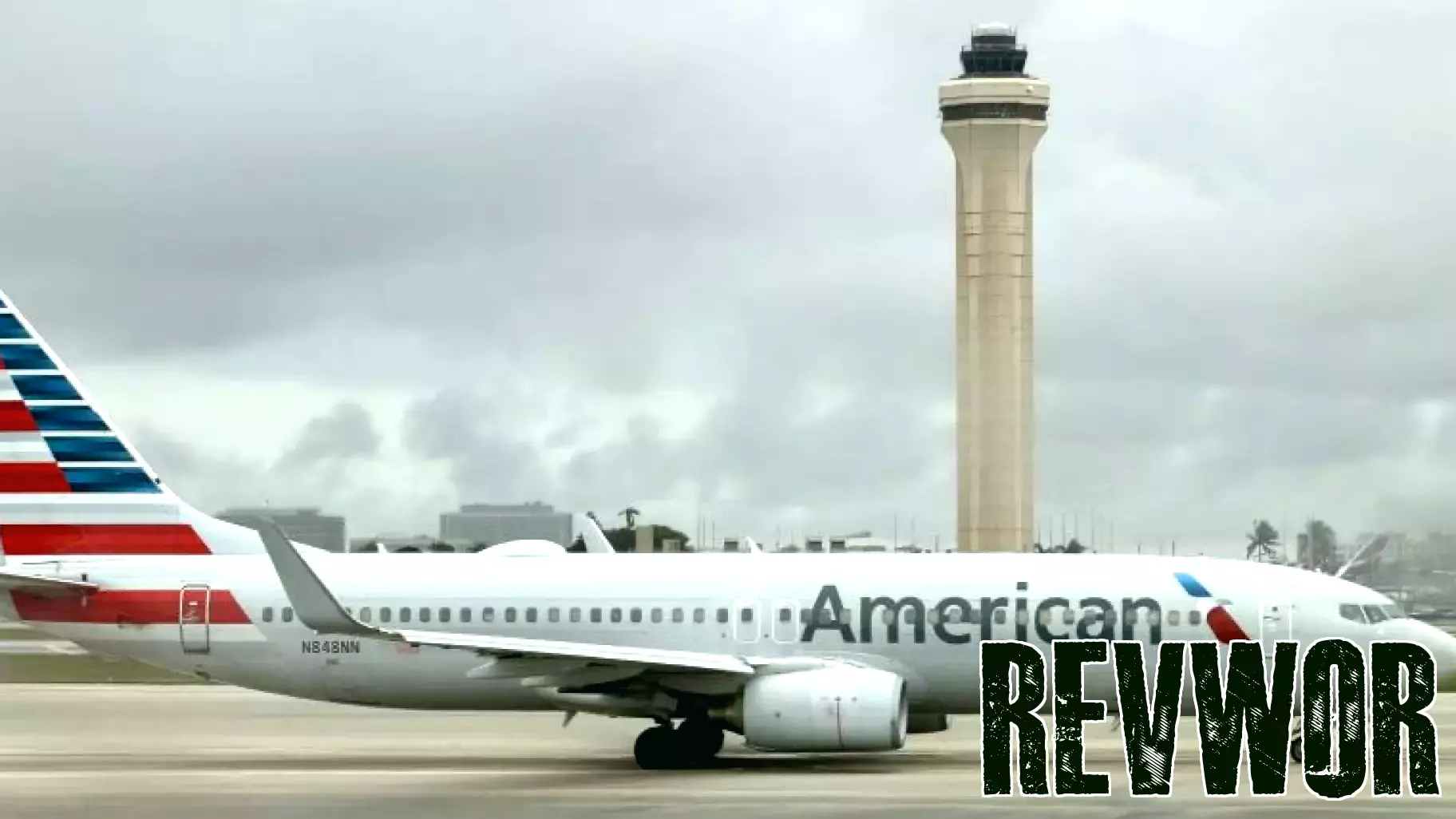 American Airlines flight aborts takeoff in Miami after business jet enters the same runway