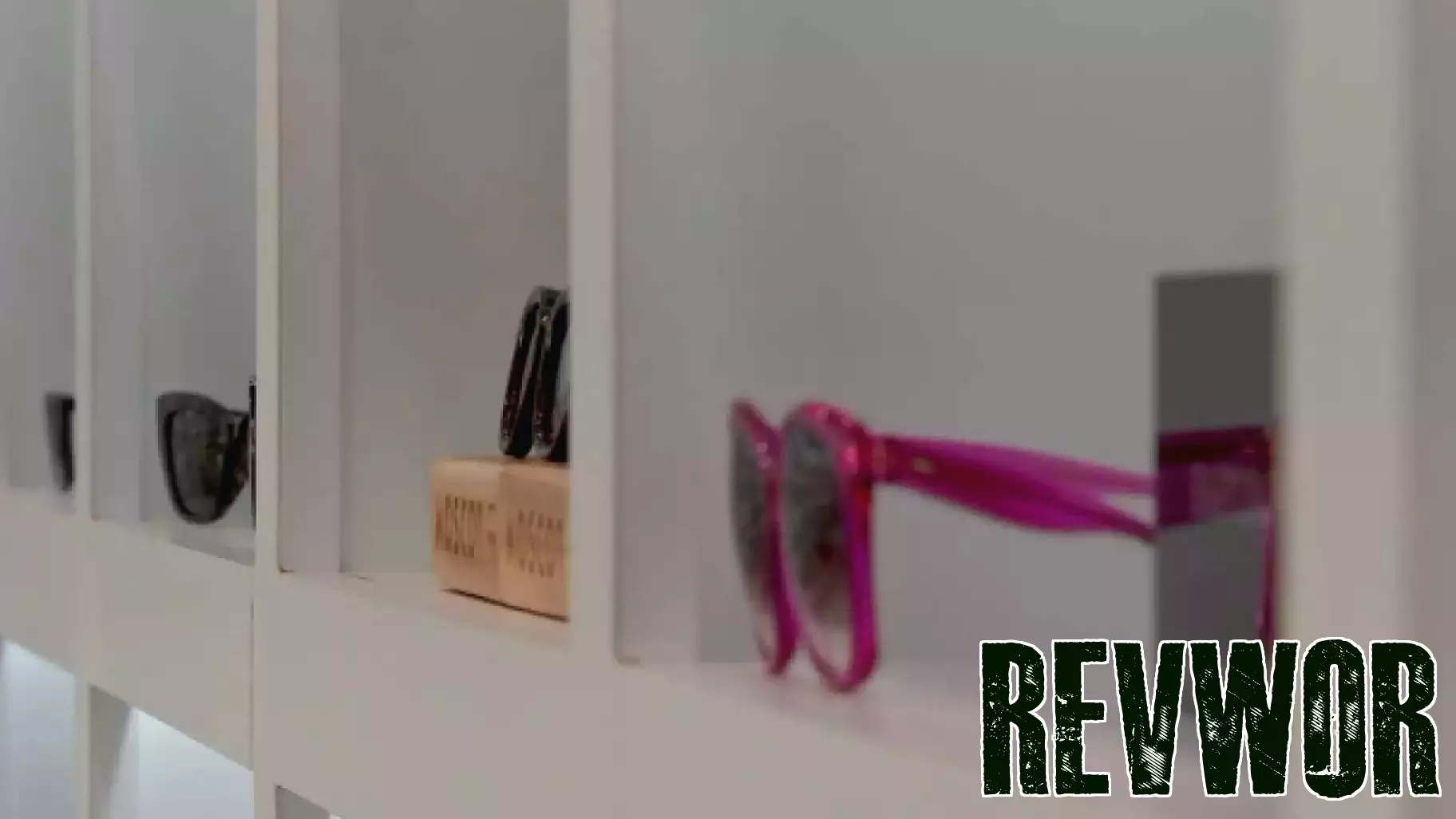 Eyewear Thief Caught on Camera Stealing Thousands from Missouri City Store