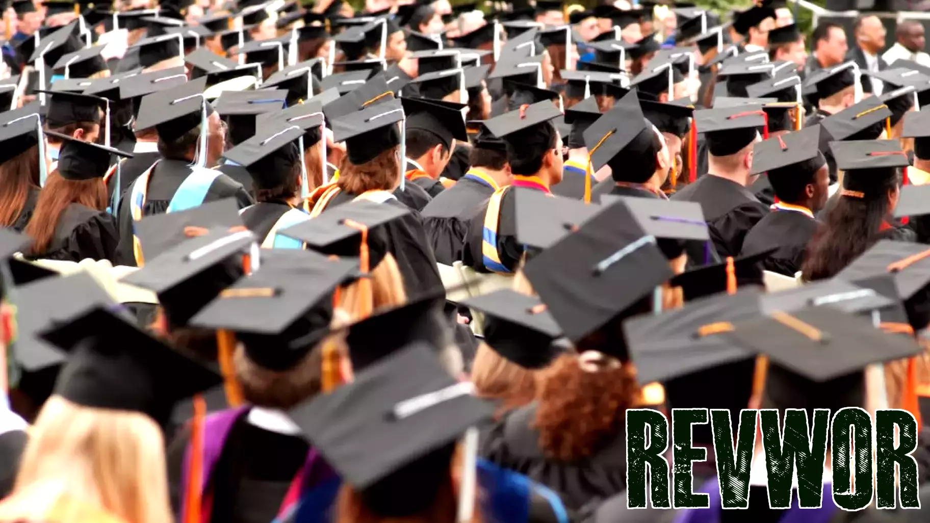 Financial Guidance for Gen Z College Graduates Facing Economic Challenges