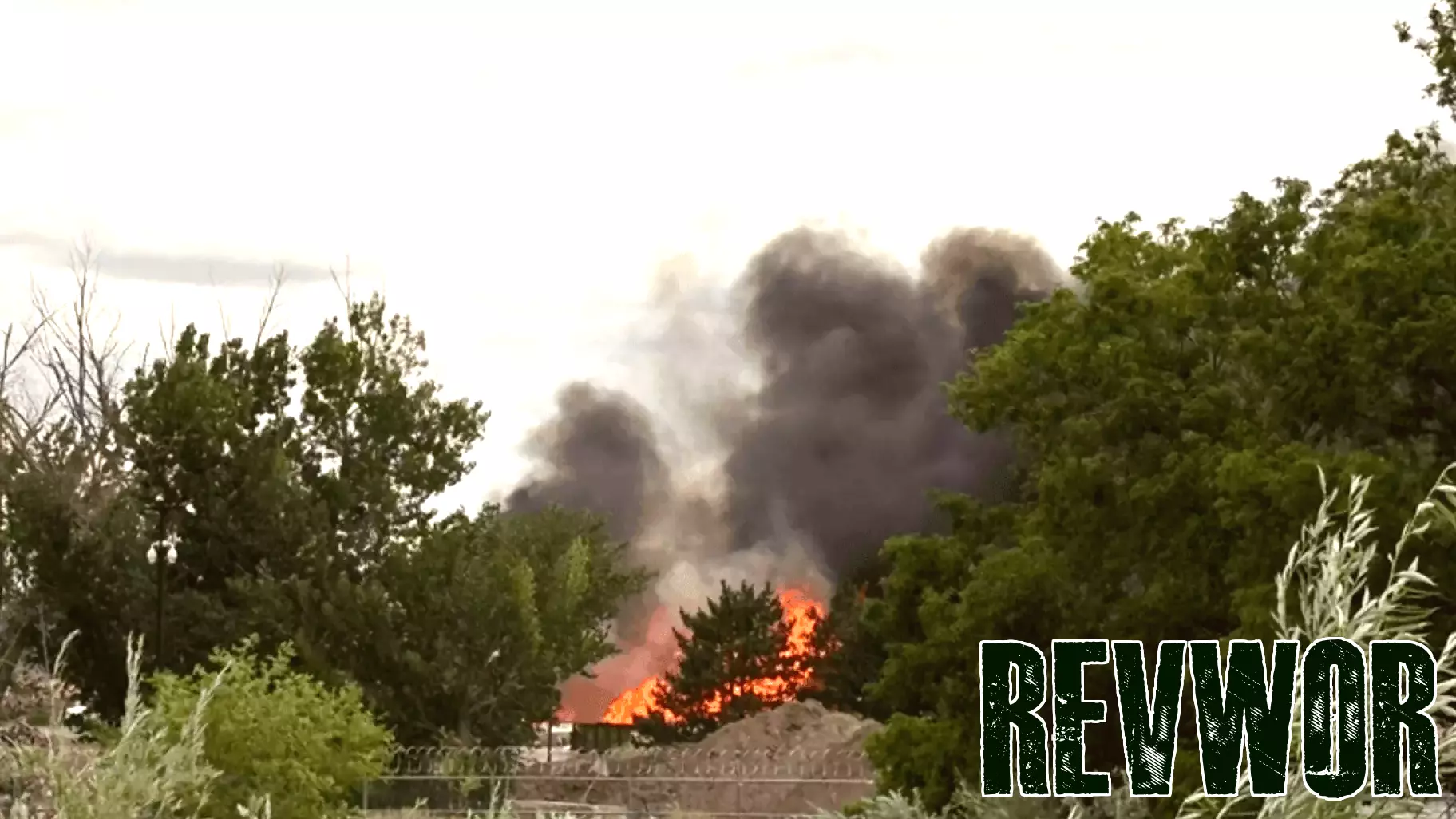 Fire at Sparks commercial business sends thick smoke over Byars Lane