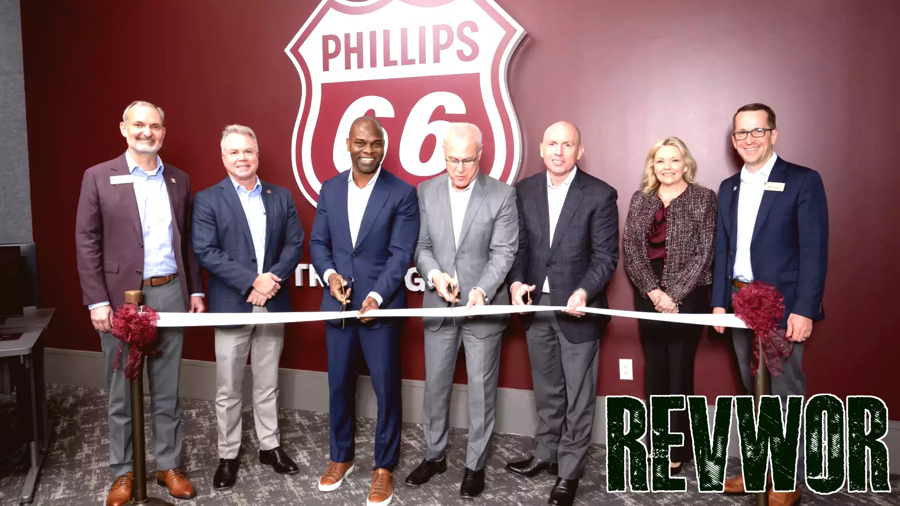 Mays Business School Unveils Renovated Phillips 66 Trading Room - Mays Business School News