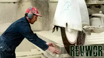 Entrepreneurs' Confidence Dips Amid Small Business Week Celebrations in Indiana